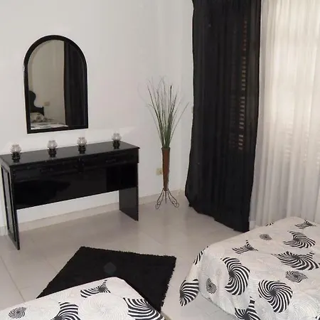 Апартаменты Coastside Apartment, Amarilla Bay Коста-дель-Силенцио
